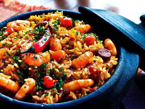 Arroz con mariscos preparado en el taller de cocina peruana de CETPRO CRECER